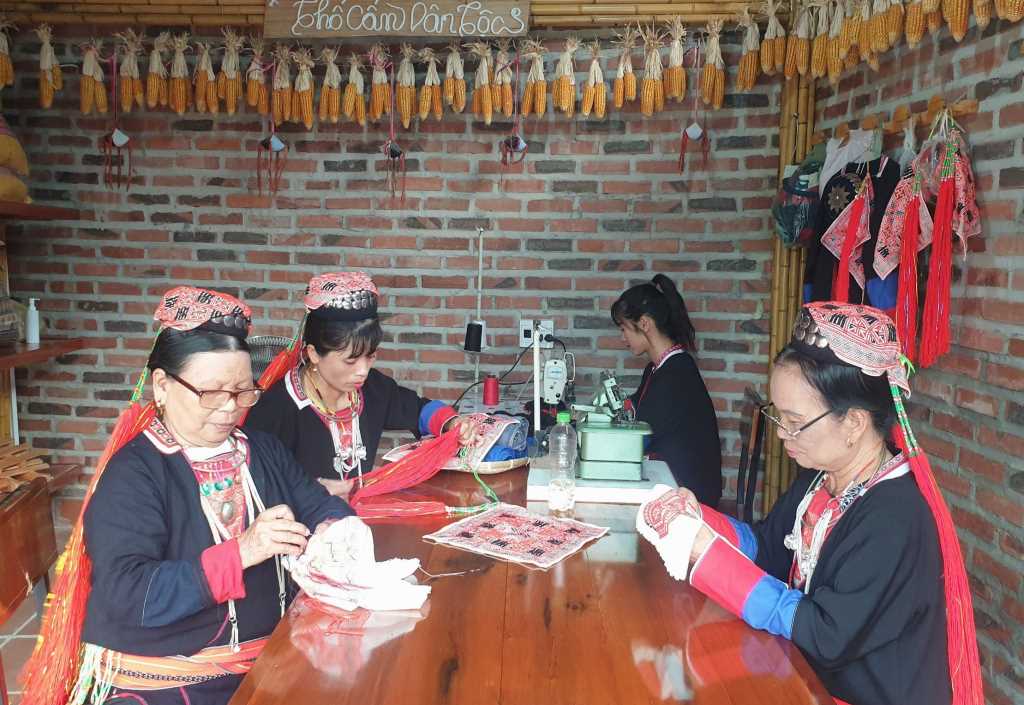 Làng Dao quê em - Hình 2